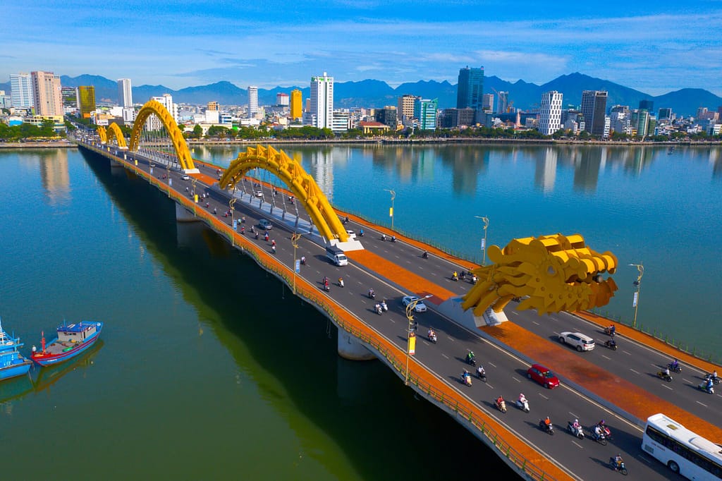 Meilleures choses à faire avec les enfants à Da Nang Pont du dragon cracheur de feu à Da Nang