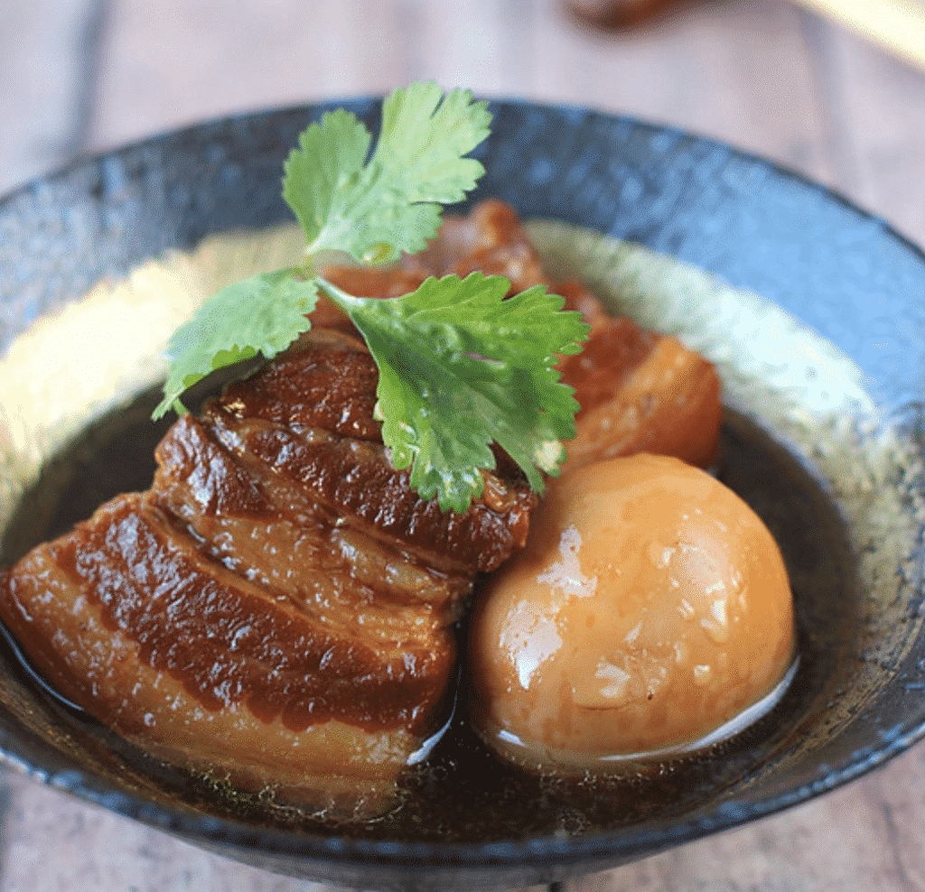 8 plats du sud du Vietnam À ESSAYER ABSOLUMENT Thịt Kho Tàu (porc braisé caramélisé et œufs)