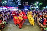 Pourquoi les Vietnamiens célèbrent-ils le Nouvel An chinois ? Calendrier lunaire ou calendrier chinois ? Voyager au Vietnam au moment du Festival du Têt ( Nouvel An Vietnamien ): Avantages et inconvénients