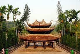 Pagode des Parfums , haut lieu des pèlerins bouddhistes du Vietnam
