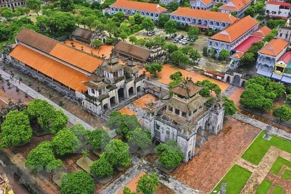 Meilleures attractions à visiter dans Ninh Bình Choses à faire à Ninh Binh Cathédrale de pierre de Phat Diem Meilleures attractions à visiter dans Ninh Bình Choses à faire à Ninh Binh