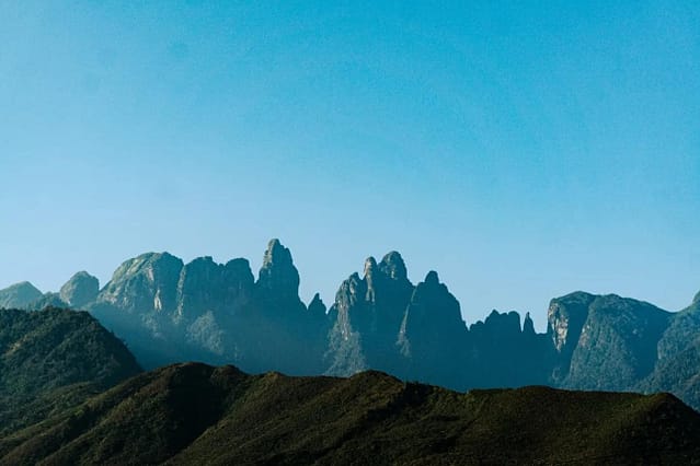 Ngu Chi Son, 2 850 m, La montagne sacrée aux cinq doigts, destination de rêve de nombreux trekkeurs passionnés