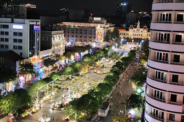 La rue Nguyen Hue, idéale place pour Découvrir les charmes de Ho Chi Minh Ville La rue Nguyen Hue, idéale place pour Découvrir les charmes de Ho Chi Minh Ville