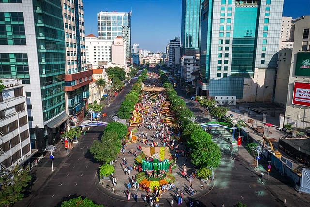 La rue Nguyen Hue, idéale place pour Découvrir les charmes de Ho Chi Minh Ville La rue Nguyen Hue, idéale place pour Découvrir les charmes de Ho Chi Minh Ville