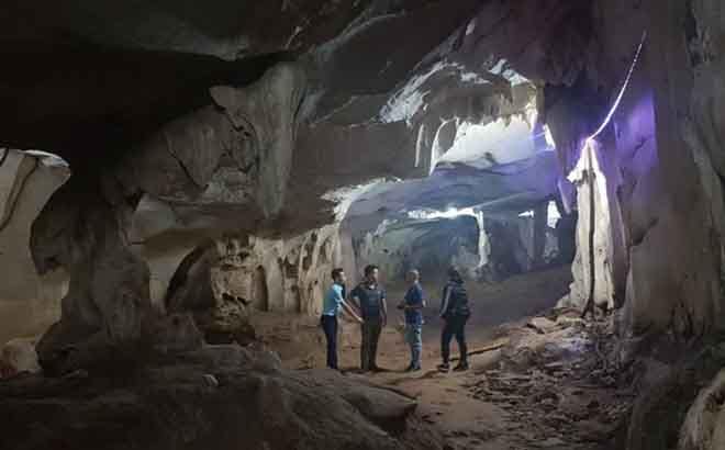 lac de Thac Ba La grotte Thuy Tien