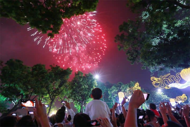 Voyager au Vietnam pendant la fête du Têt Voyager au Vietnam au moment du Festival du Têt ( Nouvel An Vietnamien ): Avantages et inconvénients