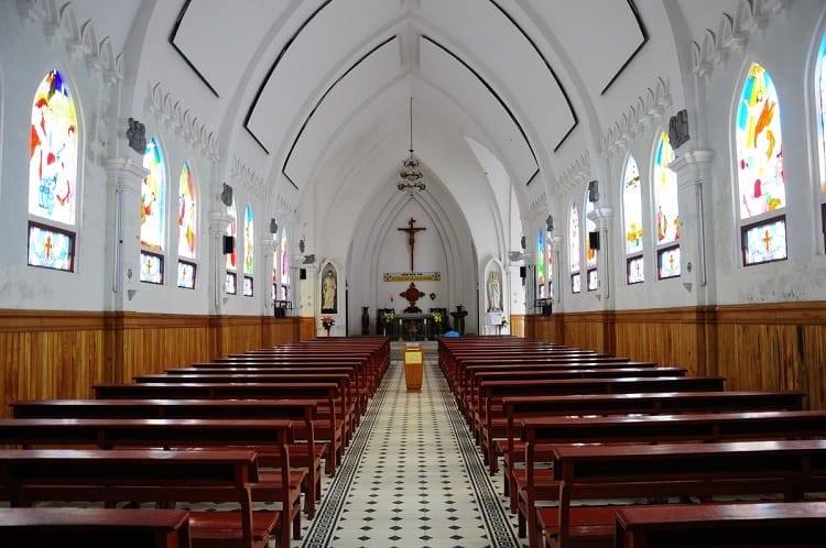 Guide de voyage : église de pierre de Sapa Guide de voyage : église de pierre de Sapa