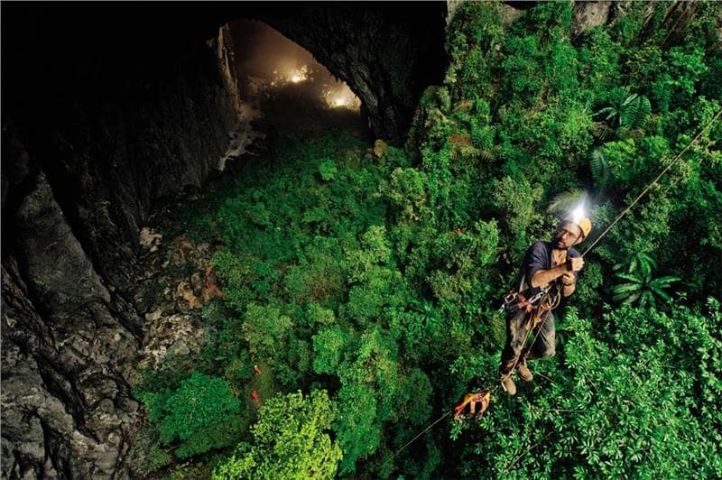LA GROTTE DE HANG SON DOONG - LA PLUS GRANDE GROTTE DU MONDE LA GROTTE DE HANG SON DOONG - LA PLUS GRANDE GROTTE DU MONDE
