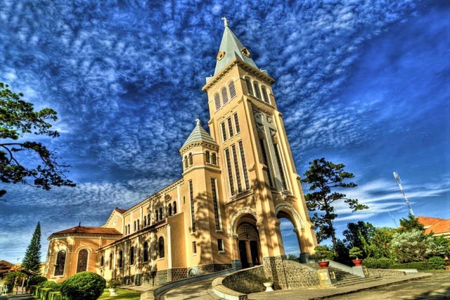 Itinéraire de 3 jours à Dalat : Que faire à Dalat en 3 jours ? Cathédrale de Dalat