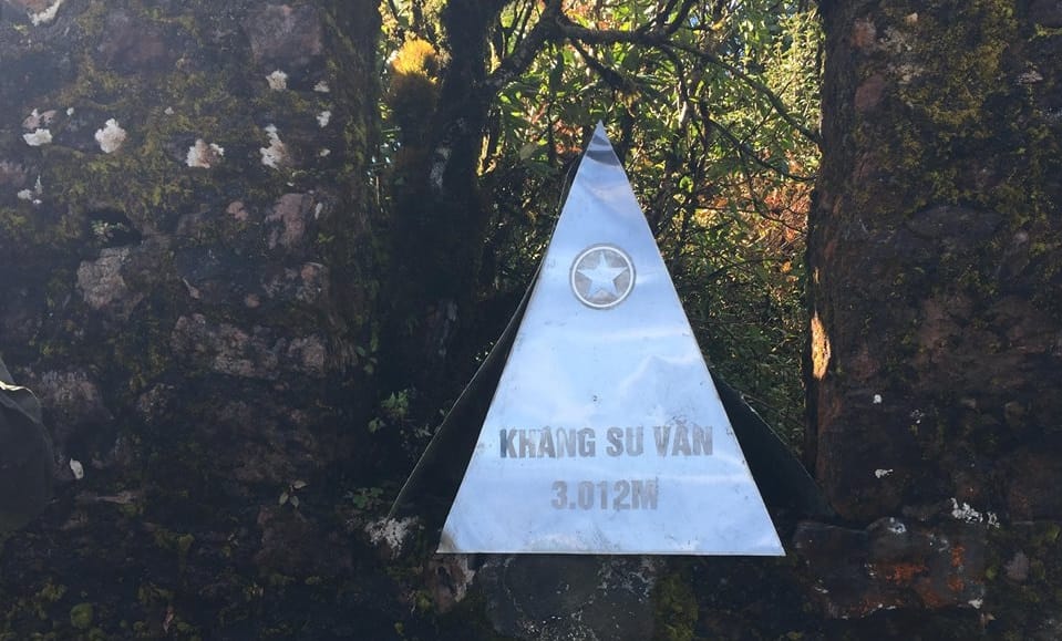 Phan Lien San ( Khang Su Van) 3012m (Lai Chau), La cinquième plus haute montagne du Vietnam Phan Lien San ( Khang Su Van) 3012m (Lai Chau), La cinquième plus haute montagne du Vietnam